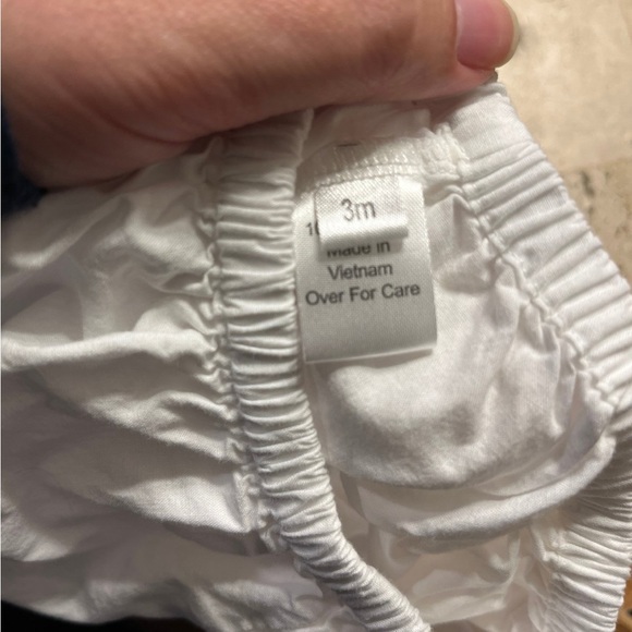 Les Petits Soleils size 3 month little girl outfit. Top ties on both sides - Picture 4 of 6